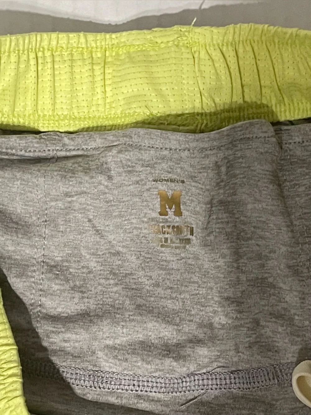 Tracksmith X JCrew Twilight Short - Women’s Medium - Pale Kiwi - EUC